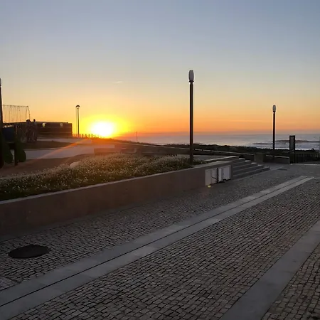 Porta Da - Paredes Da Vitória Apartamento *